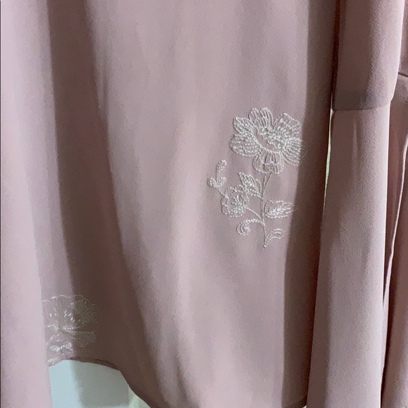 Nice light pink francesca’s blouse never worn - Picture 4 of 4